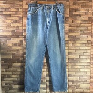 Mens EUC Wranglers 36x34 Blue Jeans